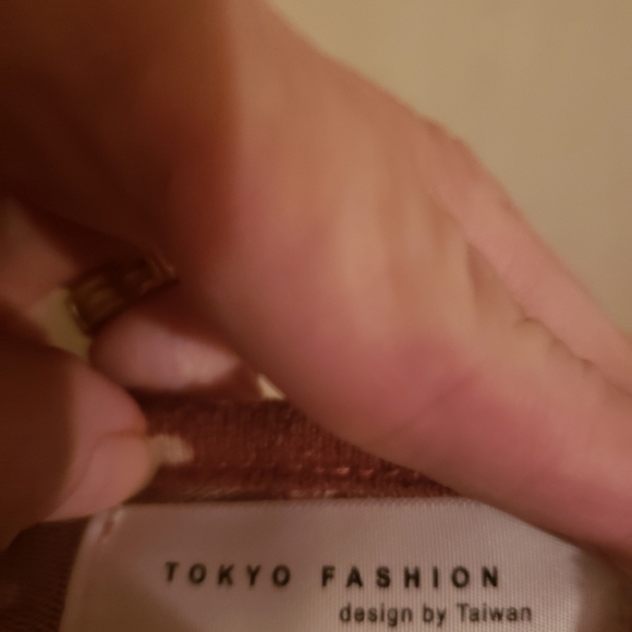 Top - Picture 2 of 2